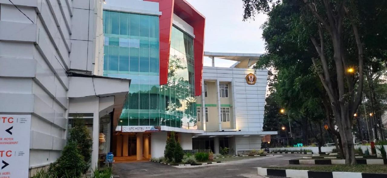 Utc Dago Hotel Bandung Buitenkant foto
