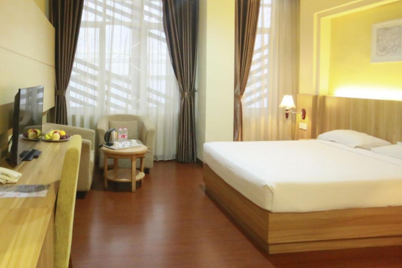 Utc Dago Hotel Bandung Buitenkant foto