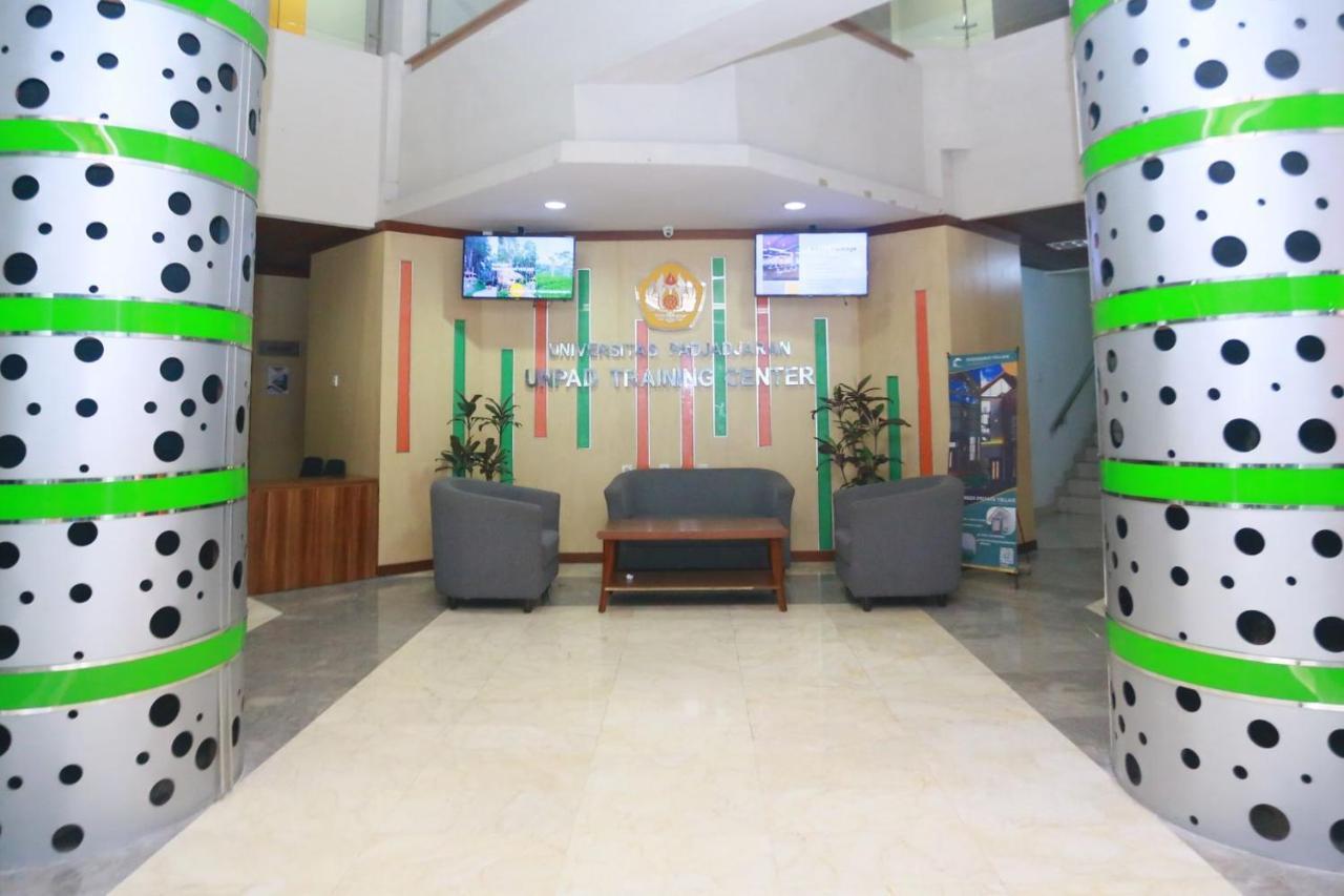 Utc Dago Hotel Bandung Buitenkant foto