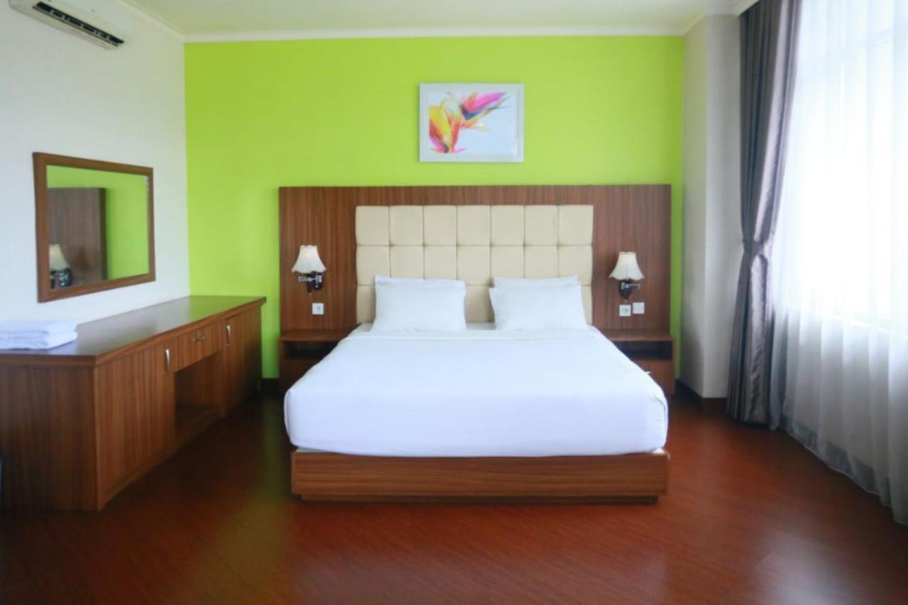 Utc Dago Hotel Bandung Buitenkant foto
